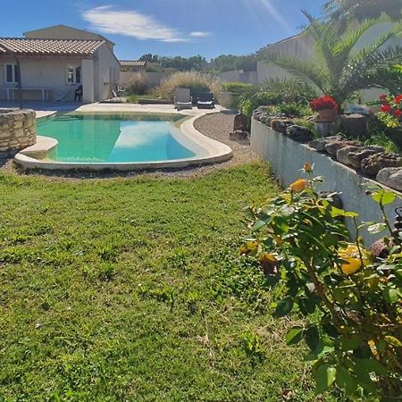 Coquet 2 Pieces Au Calme Avec Piscine Villa Fontvieille Dış mekan fotoğraf