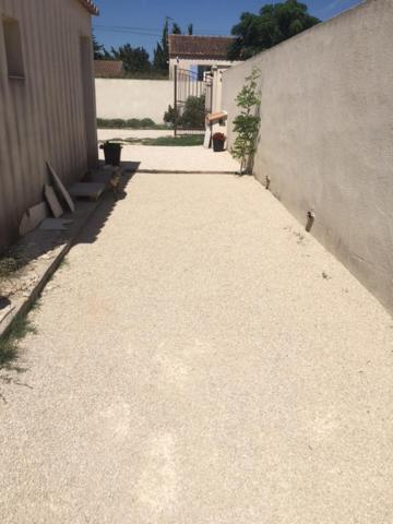 Coquet 2 Pieces Au Calme Avec Piscine Villa Fontvieille Dış mekan fotoğraf