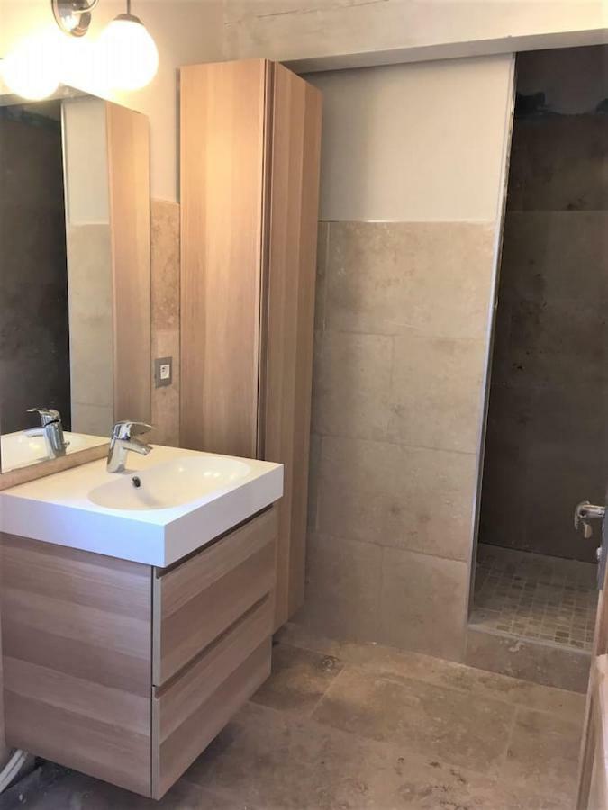 Coquet 2 Pieces Au Calme Avec Piscine Villa Fontvieille Dış mekan fotoğraf