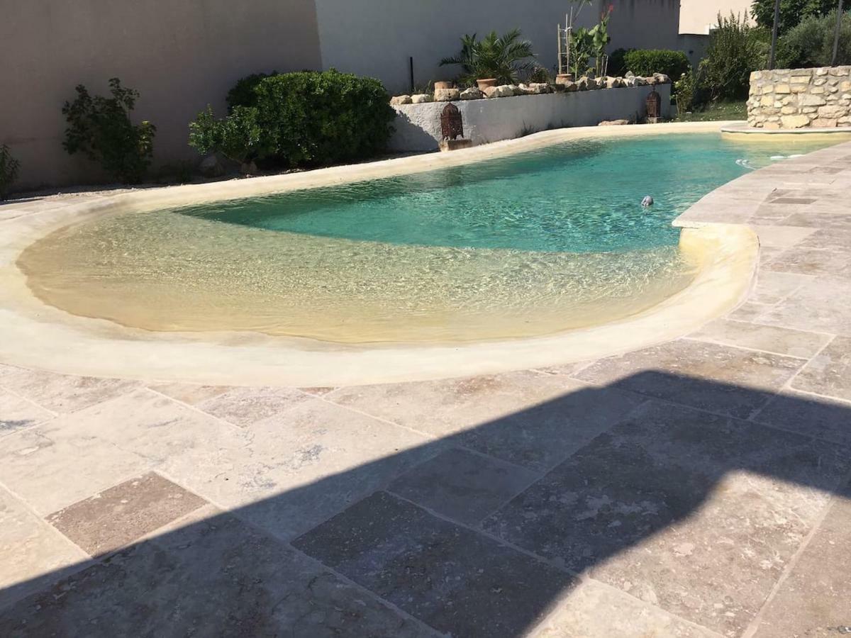 Coquet 2 Pieces Au Calme Avec Piscine Villa Fontvieille Dış mekan fotoğraf