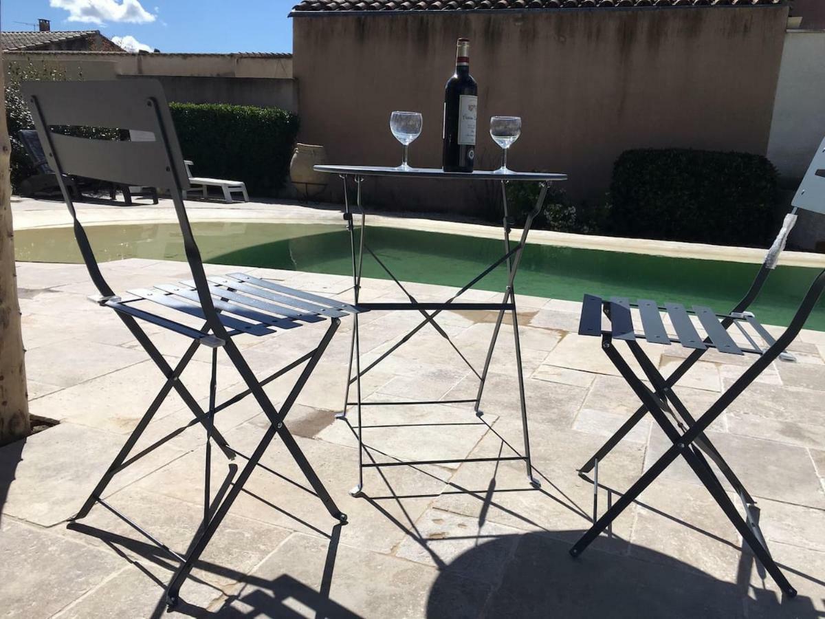 Coquet 2 Pieces Au Calme Avec Piscine Villa Fontvieille Dış mekan fotoğraf